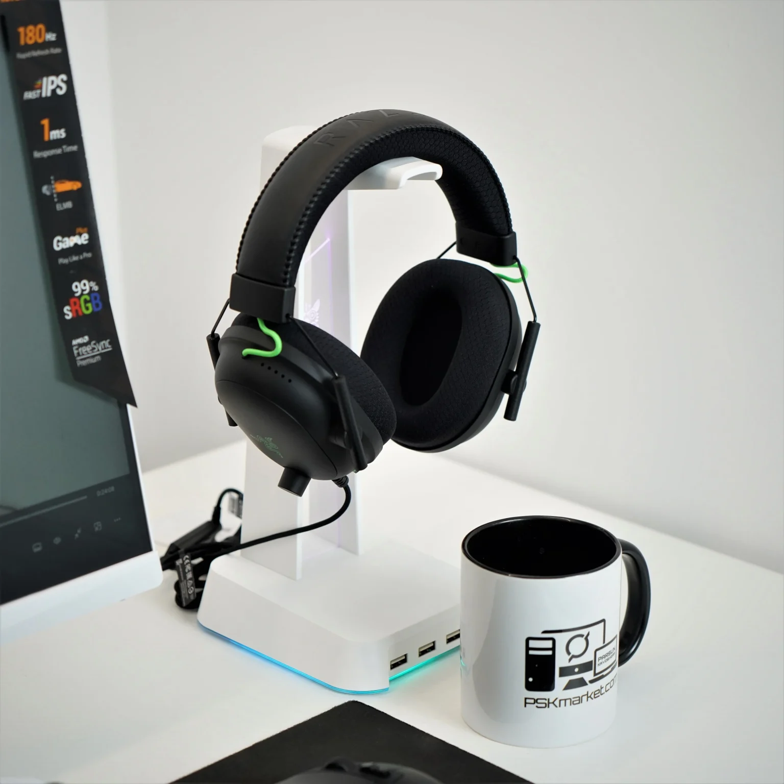بهترین هدست گیمینگ بالارده؛ معرفی و مقایسه ۴ مدل حرفهای 4 هدست گیمینگ Razer BlackShark V2 - مشکی