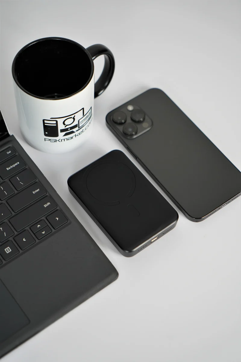 نمای کامل پاوربانک 20 وات بیسوس مدل Magnetic Mini 10000mAh