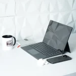 تبلت سرفیس پرو 7 استوک SURFACE PRO 7 i7 - تصویر اختصاصی زاویه سمت چپ